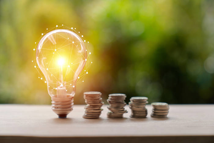 上半年银保新单保费占比64% 预计年底将达70%