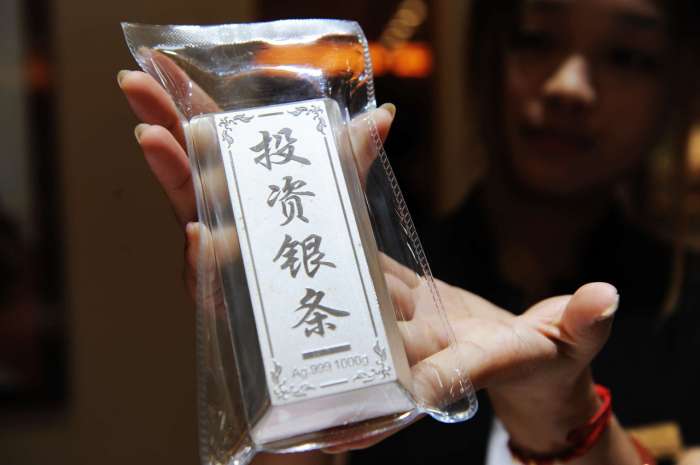 白银凶猛！年内涨幅已超70%，金银比显示估值仍低