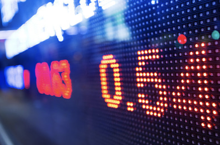 【焦点复盘】沪指缩量十字星开启4000点争夺，有色板块遭遇重挫，军工板块午后逆势爆发