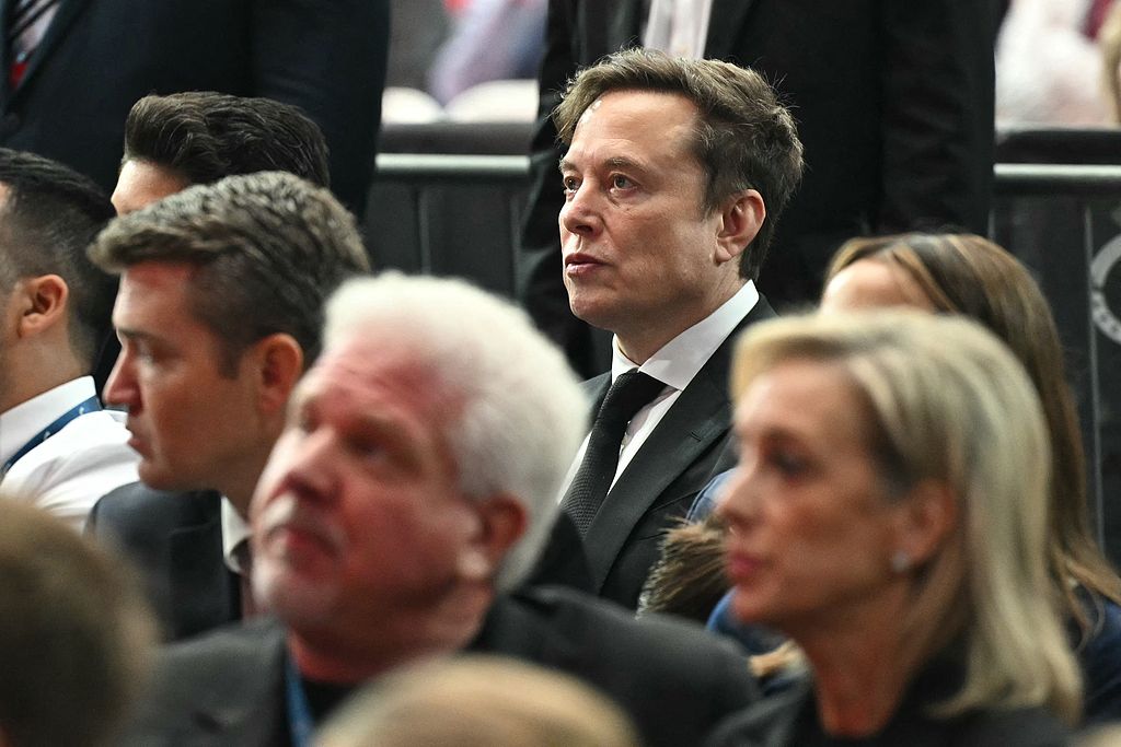 特斯拉股东严阵以待：谁将为马斯克万亿美元薪酬投下赞成票？