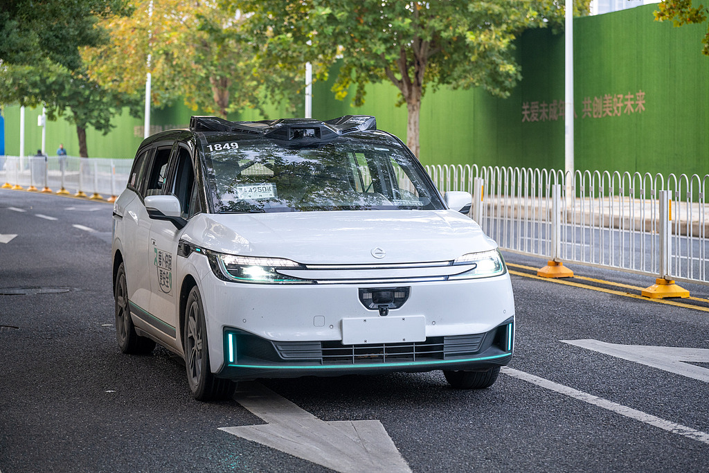 萝卜快跑累计突破1700万单 百度股价应声大涨超5%