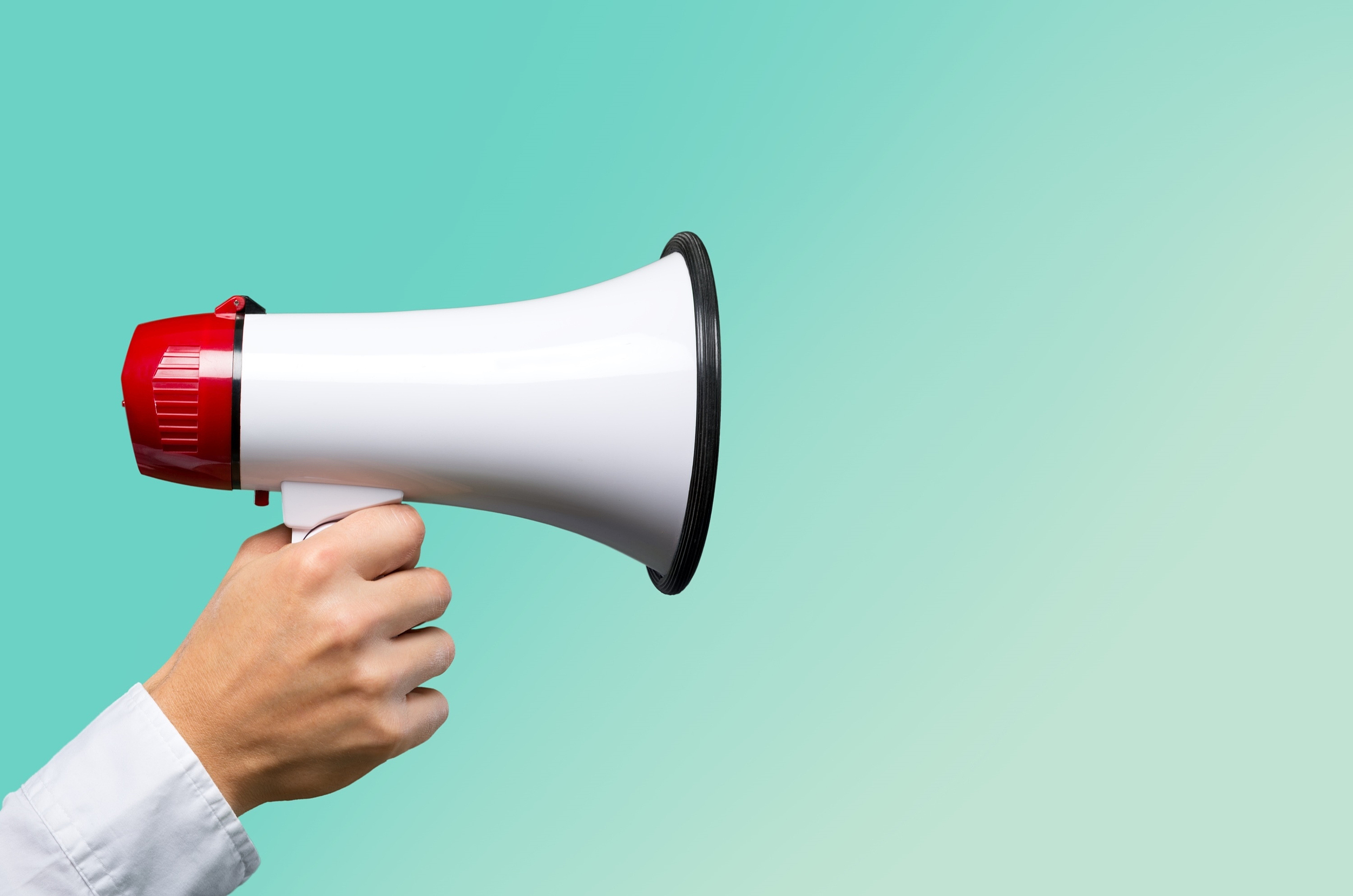 北京警方：陈某编造充“劣质电”致车辆自燃谣言，被抓获