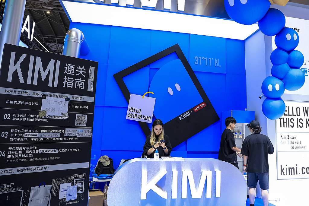 K2 Thinking横空出世引热议：月之暗面高管亲自回应技术、效率与成本问题