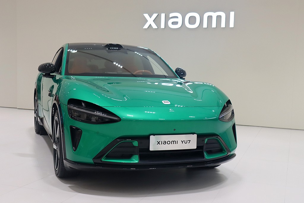 三季度如期实现盈利 小米卢伟冰：汽车业务2026年非常有挑战、毛利率或不及今年