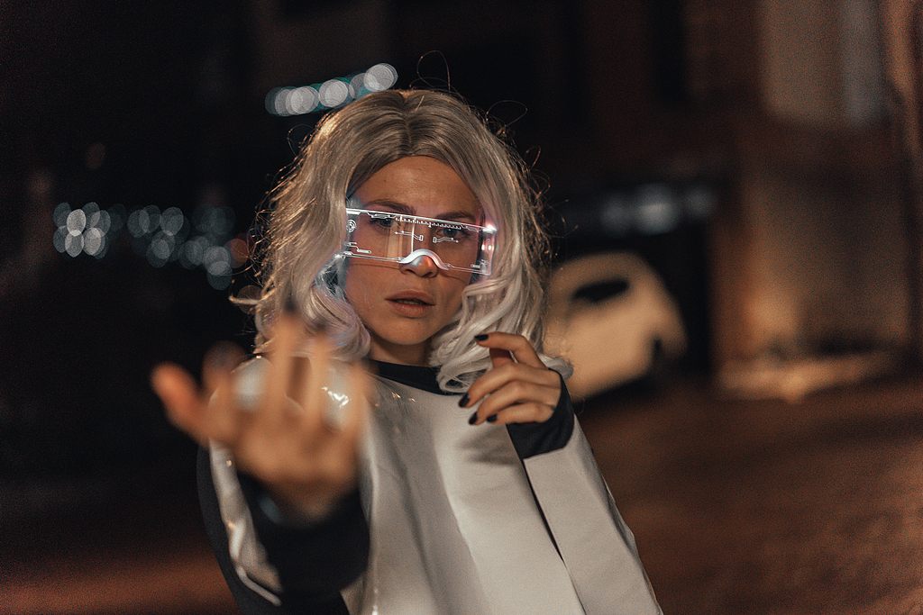 夸克眼镜补全AI to C硬件入口 阿里“全栈AI”战略形成闭环|聚焦