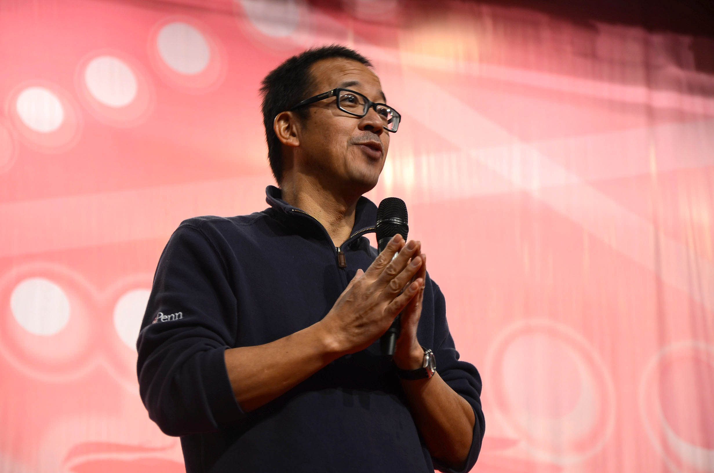 俞敏洪任东方甄选公司法定代表人，此前孙东旭从东方甄选离职