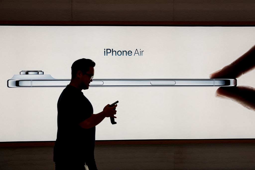 又一位苹果老将跳槽！他声称特斯拉Optimus项目让人感到震撼