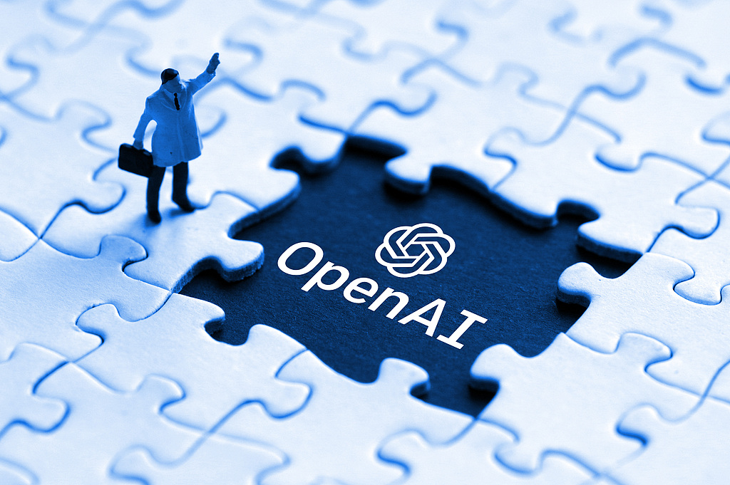 OpenAI拉响最高警报：谷歌模型威胁巨大 全力改进ChatGPT