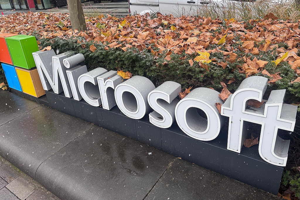 微软据称削减AI产品销售目标 巨大投入或仍难撬动客户钱包