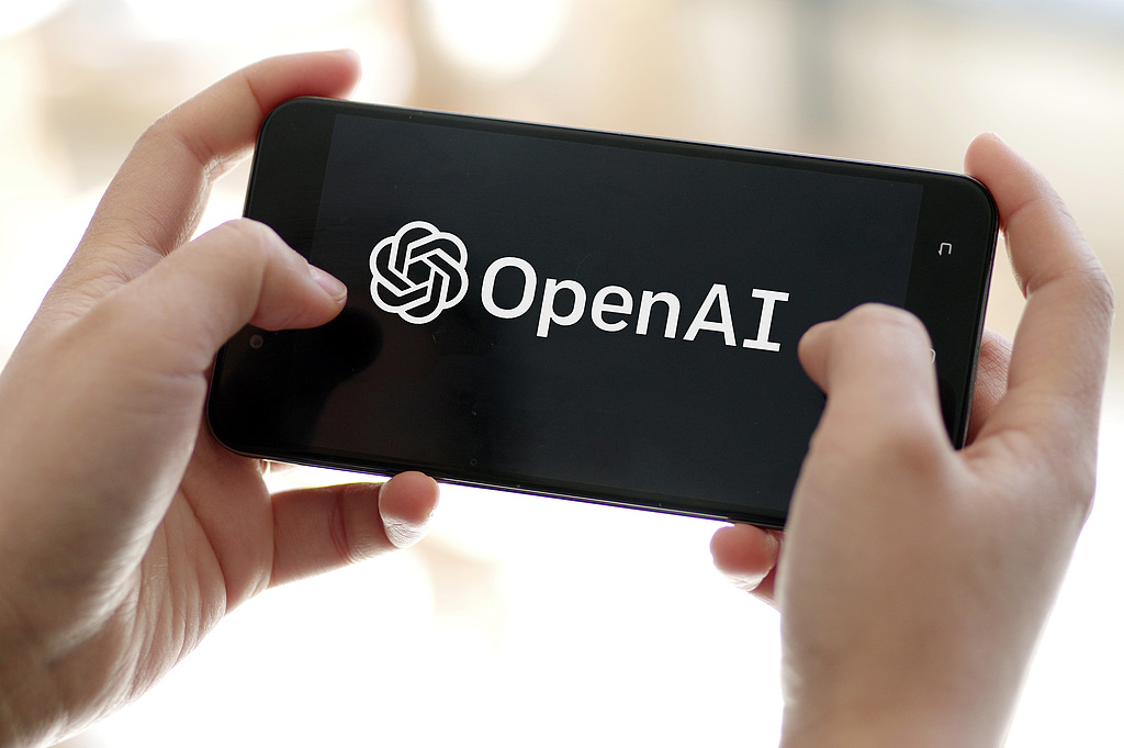 OpenAI“红色警报”拉响，30岁ChatGPT负责人走向台前