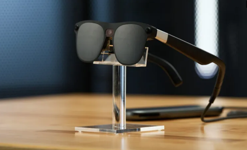 谷歌官宣：首款搭载Gemini的AI眼镜将于2026年推出