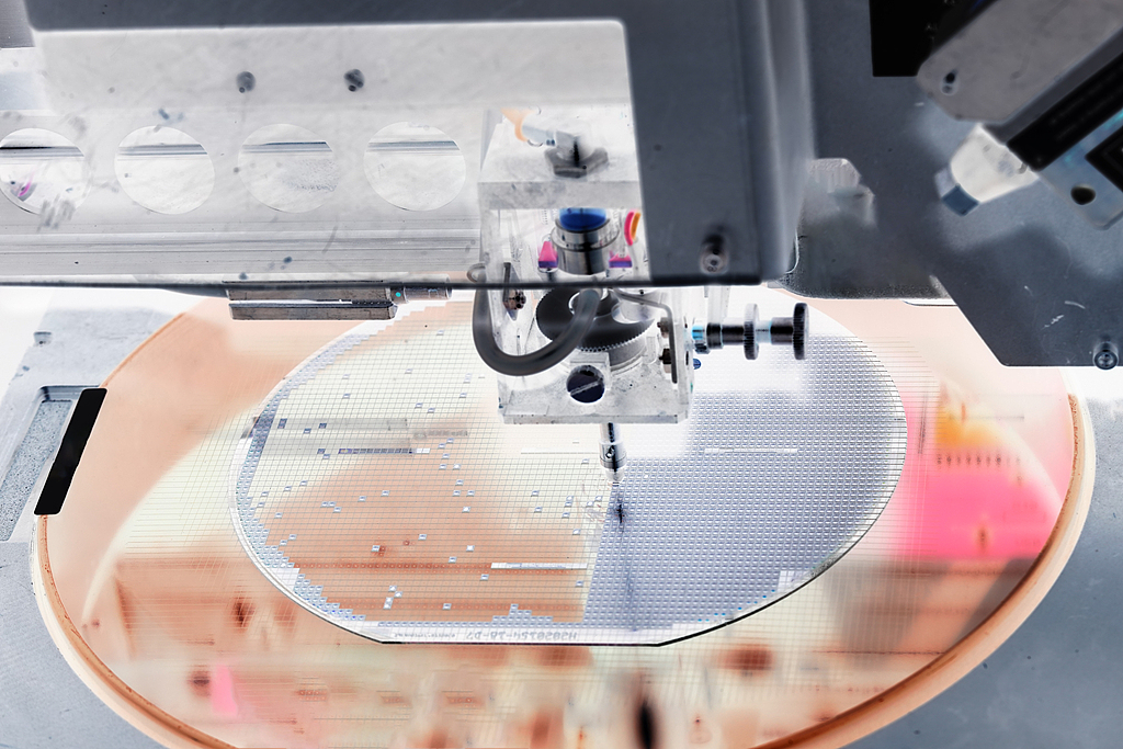 台积电先进封装产能紧张 英伟达抢占明年过半份额