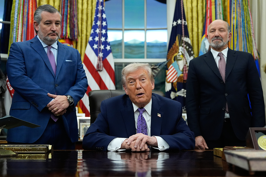 美国AI监管迎重大变革！特朗普签署行政令 将终结“一国五十制”