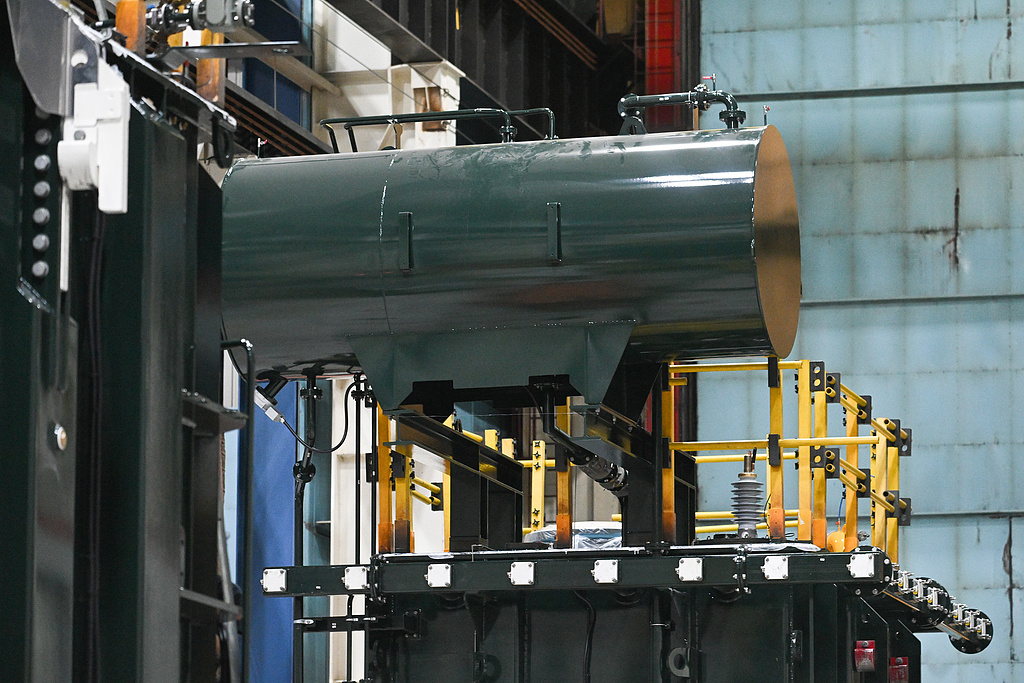 电力“隐形心脏”告急！揭秘美国AI热潮最大瓶颈之一：变压器