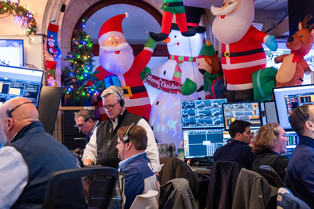 美国GDP的虚假繁荣：AI行业热火朝天 其他行业黯淡过冬