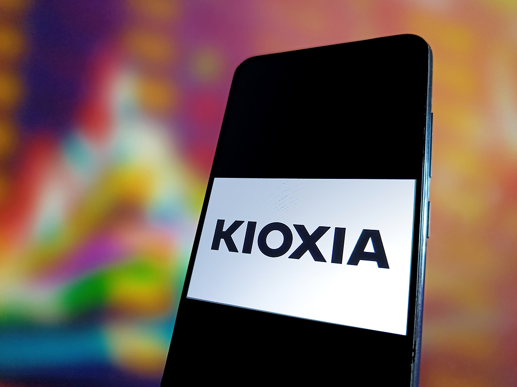 AI引爆存储需求！日本铠侠2025年暴涨540% 成MSCI全球指数头号牛股