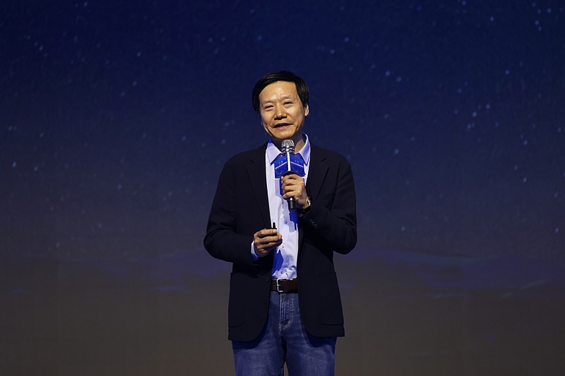 雷军新年直播今晚开启：现场拆一台小米YU7