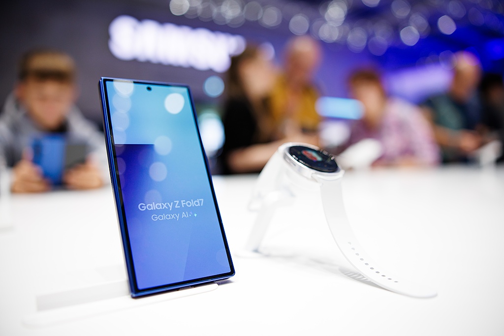 三星全面拥抱AI：今年搭载谷歌Gemini的移动设备数量翻一番