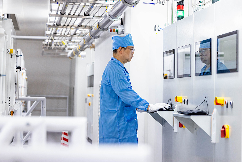 我国对日本二氯二氢硅发起反倾销调查 半导体材料“需求扩张+替代加速”共振