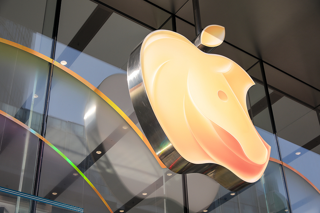 苹果iPhone后续变革推演：屏下Face ID明年出现 2028年主摄拟达2亿