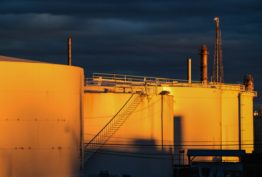 高盛：国际油价或现“先抑后扬”局面 今年将承压触底