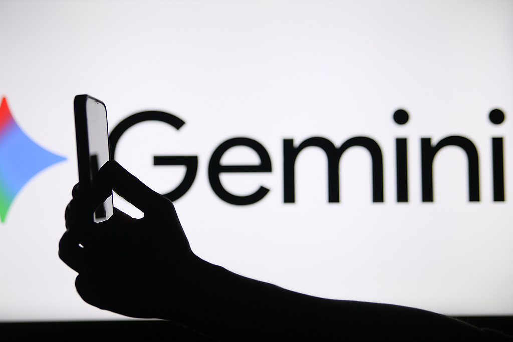 苹果官宣Siri大升级押注Gemini 谷歌市值首破4万亿美元