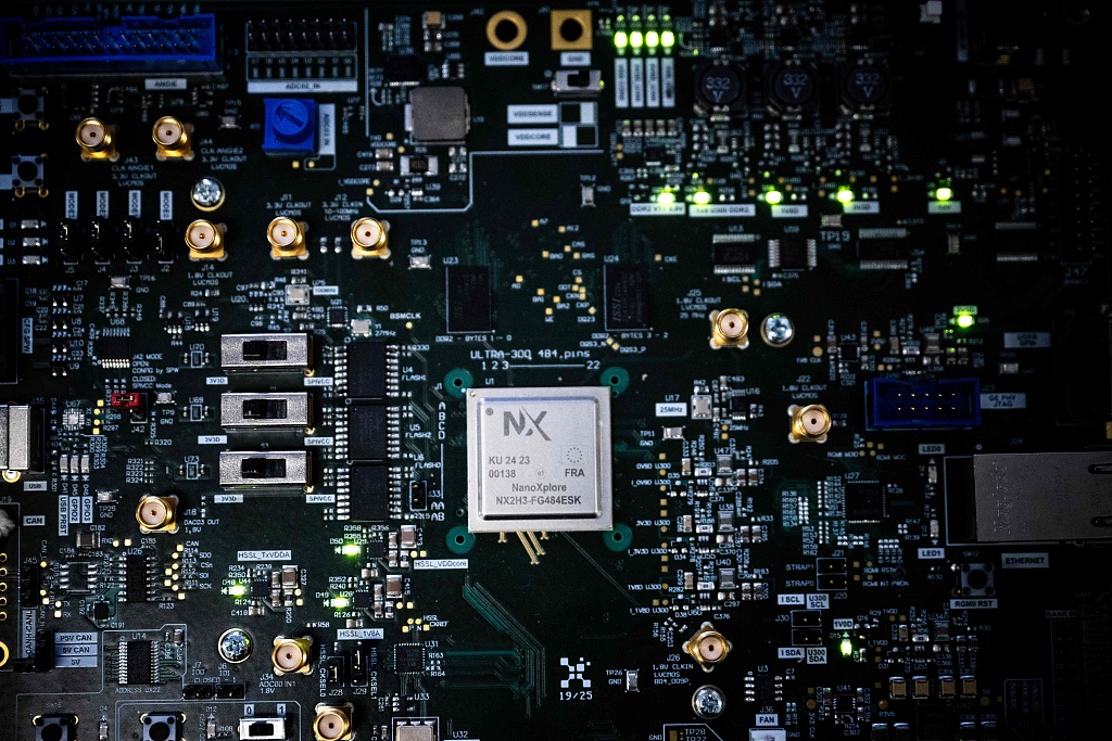 半导体两大环节暖风劲吹：封测涨价、洁净室订单爆满 板块掀涨停潮