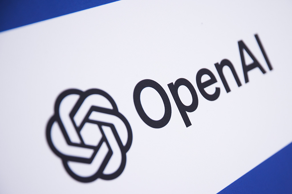 OpenAI高管：首款硬件设备有望于2026年下半年亮相