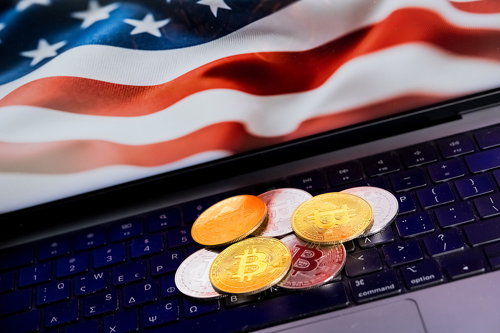 加密货币反弹趋势终结？避险情绪主导下 比特币跌破9万美元