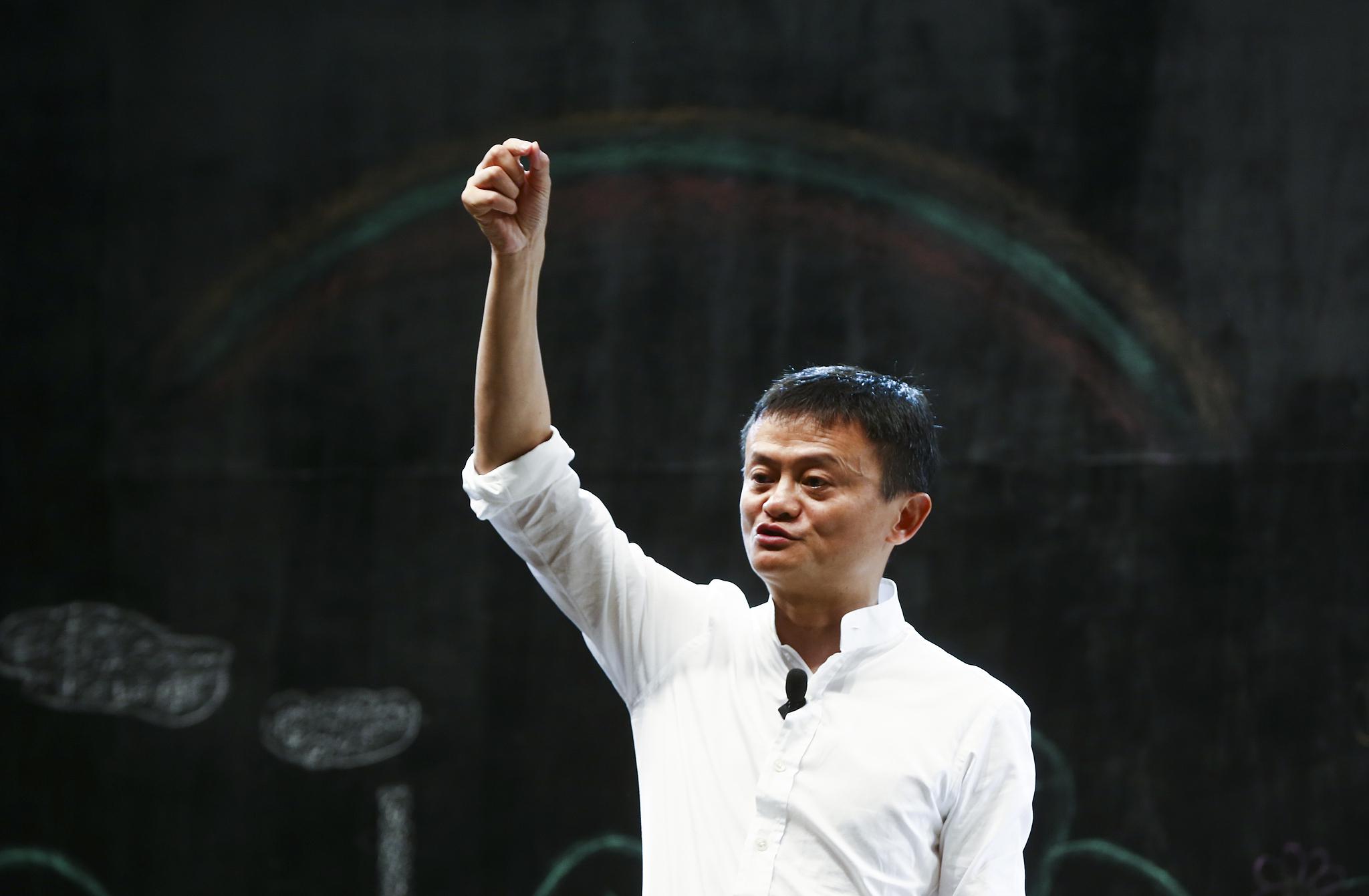 马云最新发声：AI时代不要再犹豫用不用AI 而是怎么教孩子用好AI