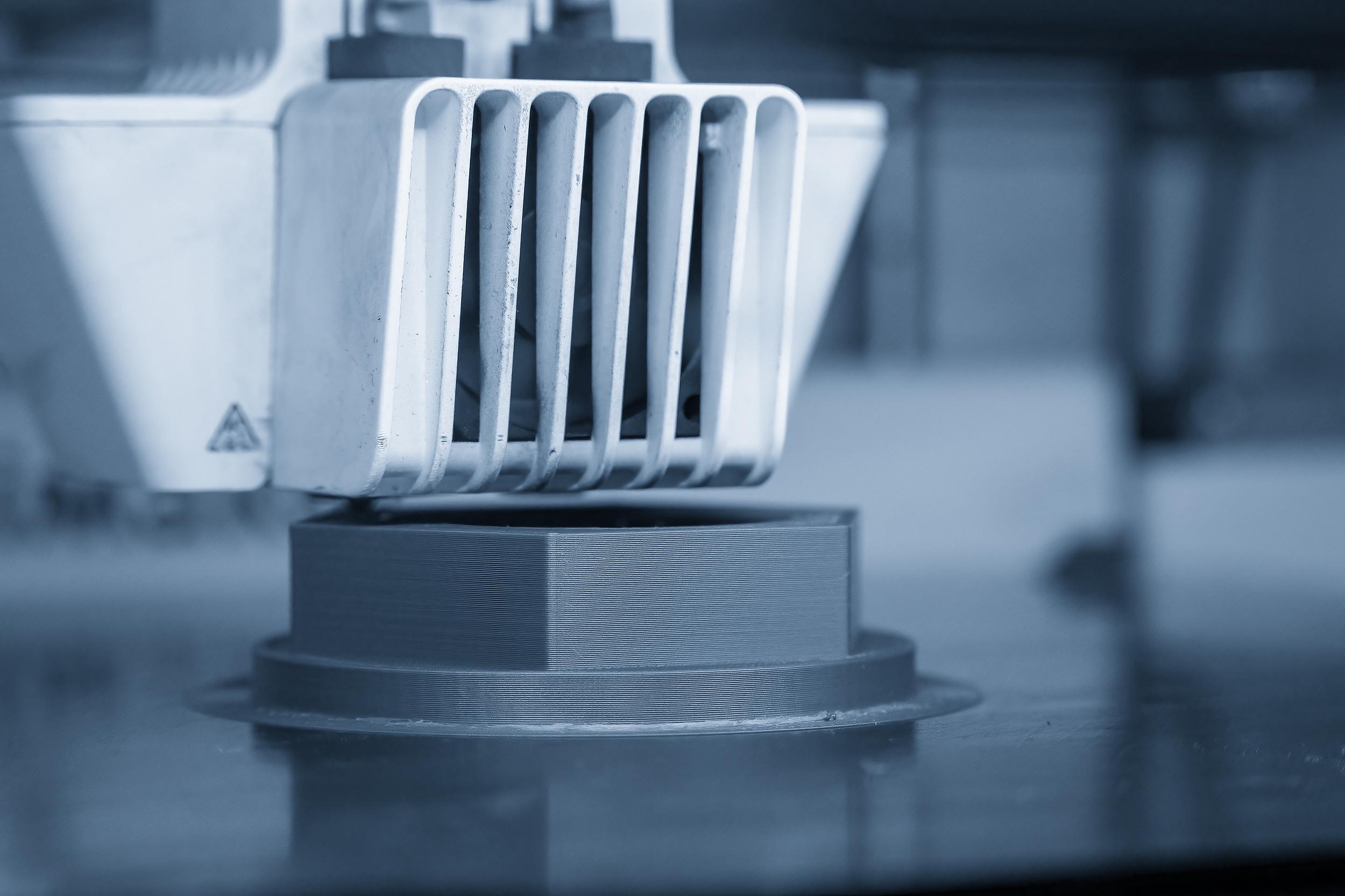 受益航空航天领域与民用市场发展 铂力特2025年净利同比预增约101%