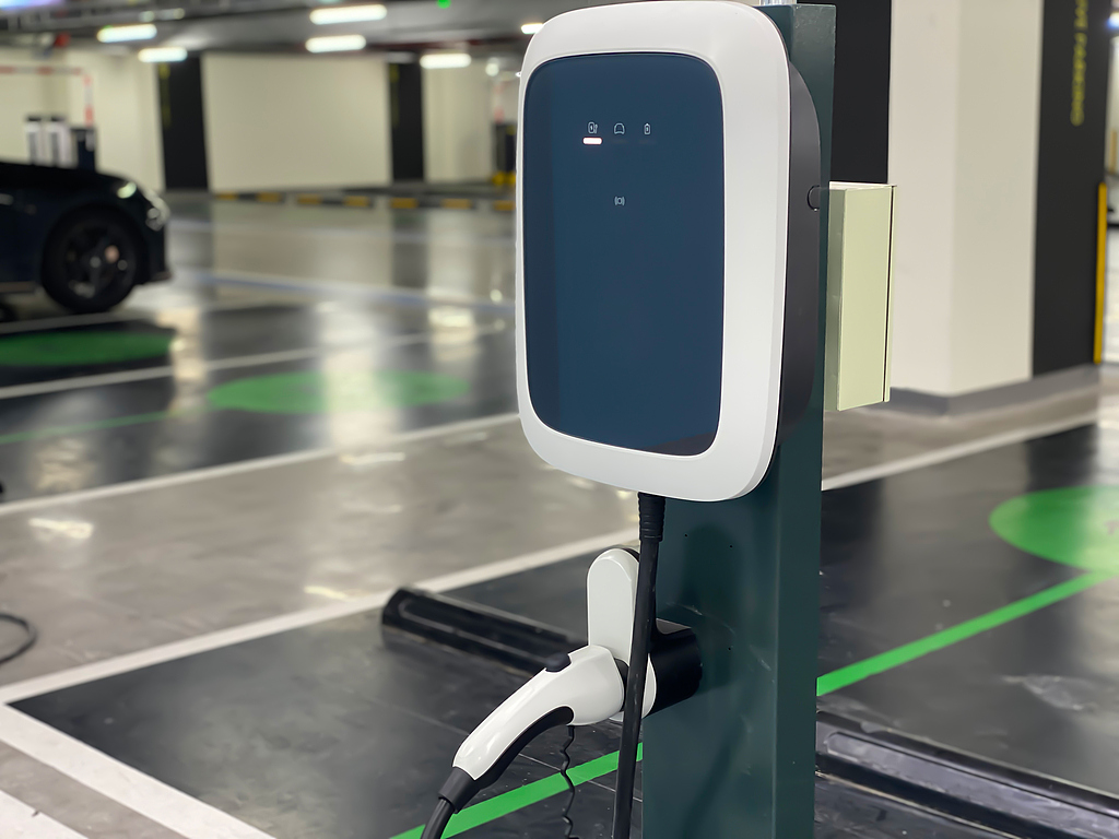 铜价一年飙涨50% 催生中小型充电站“铝代铜”潮|传真