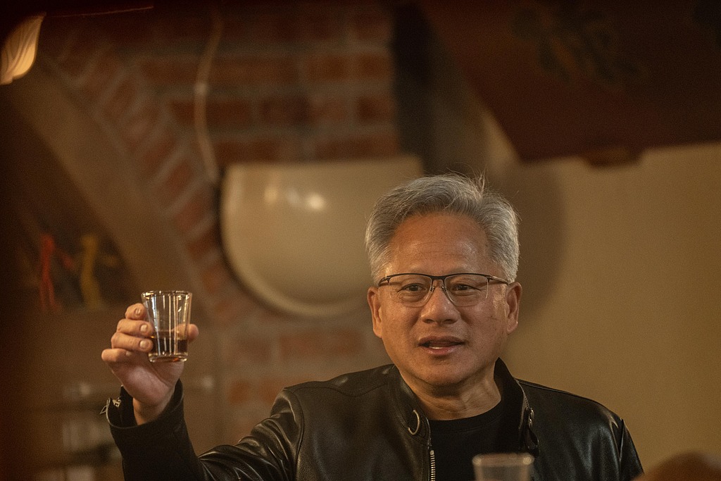 OpenAI不满英伟达芯片？两高管隔空反驳 AI推理或成新战场