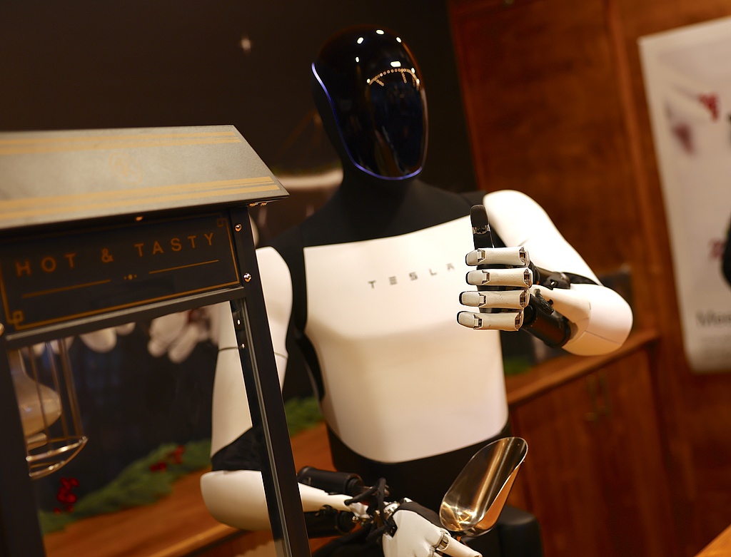 特斯拉首款量产机器人？擎天柱三代即将亮相 据称“进行了重新设计”