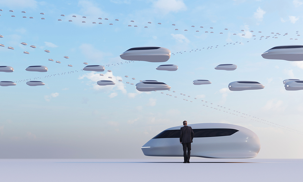 上海市政协委员朱臻：在安全可控环境下加快推进低空产业场景应用商业化落地