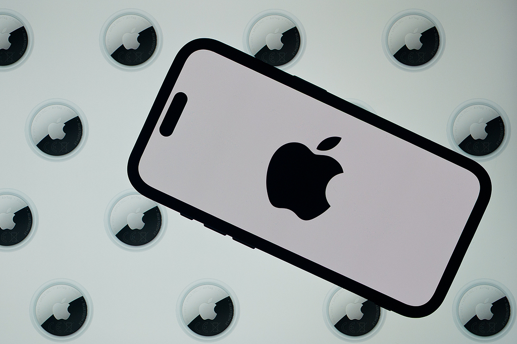 AI焦虑席卷科技板块 苹果冷静布局换来股价逆市上涨