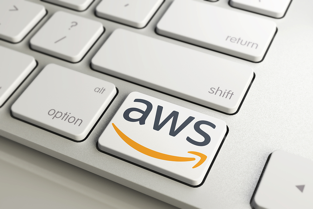 欧洲数据中心建设面临重大延误 亚马逊高管透露：排队至2030年代！