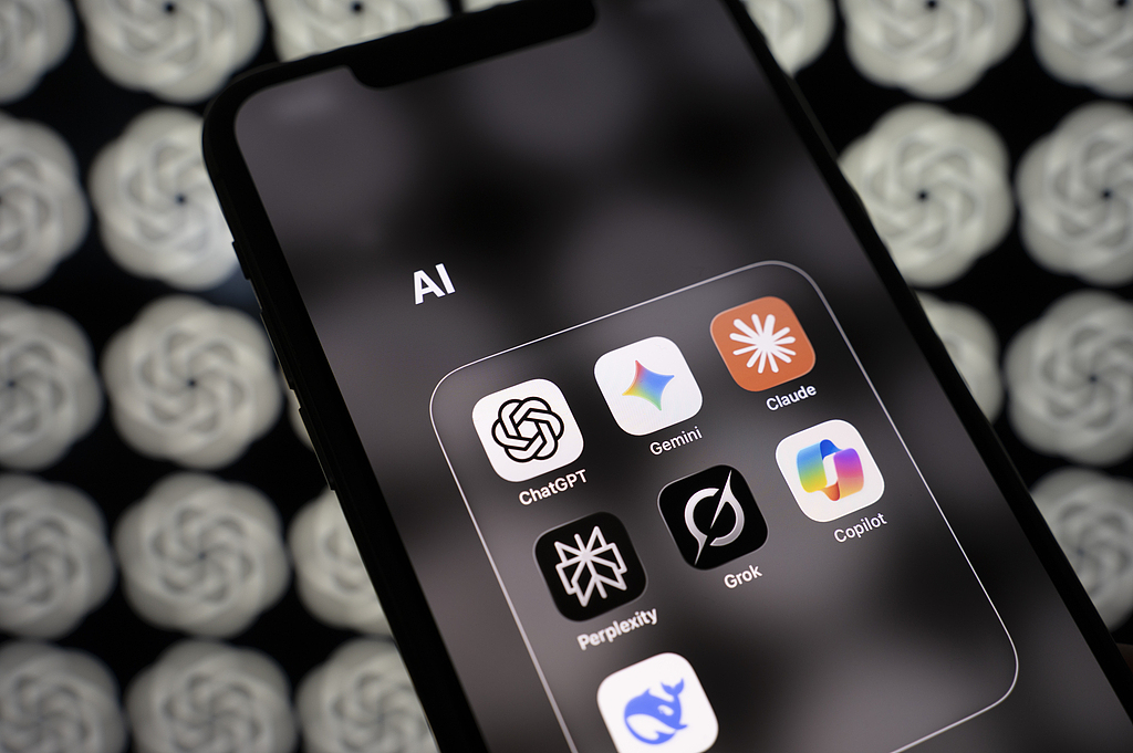 华尔街新交易逻辑诞生：凡是可能被AI替代的公司股票，先卖再说