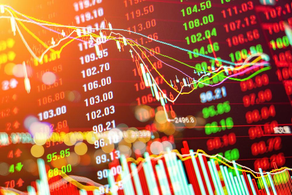 超长春节假期闲置资金盲目买入债券ETF，集合竞价惊现8%溢价