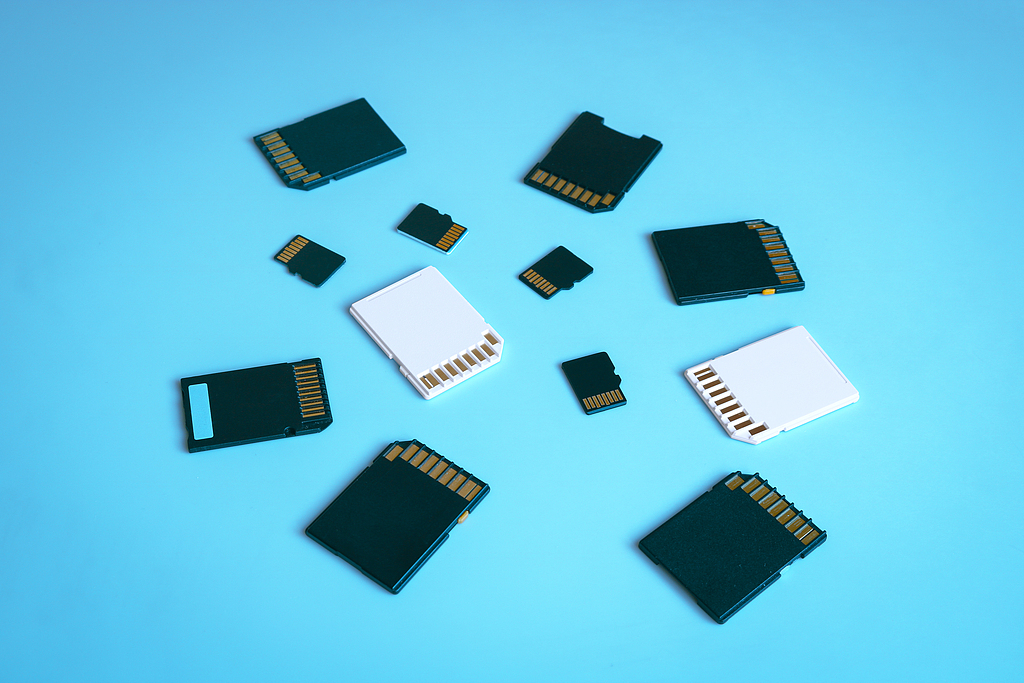 AI算力需求刺激存储芯片股 兆易创新港股大涨超8%