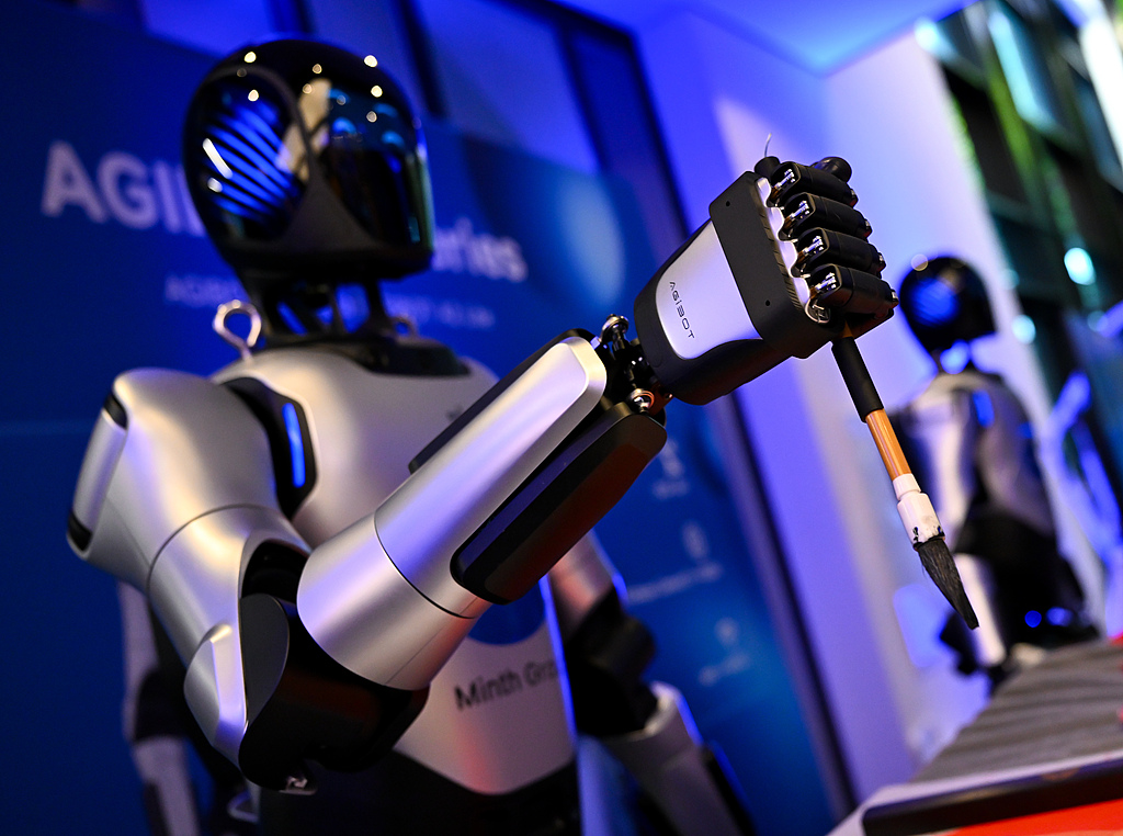 比人还忙的春节机器人 万元租金一去不返！