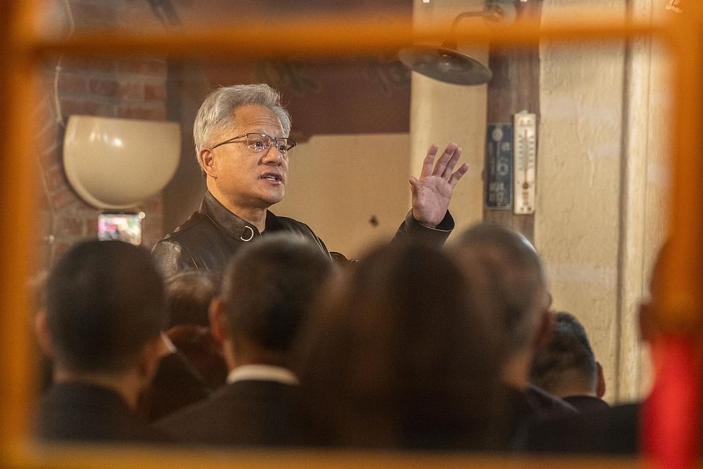 英伟达财报会实录| 黄仁勋扫清市场忧虑：AI新时代 算力即营收！