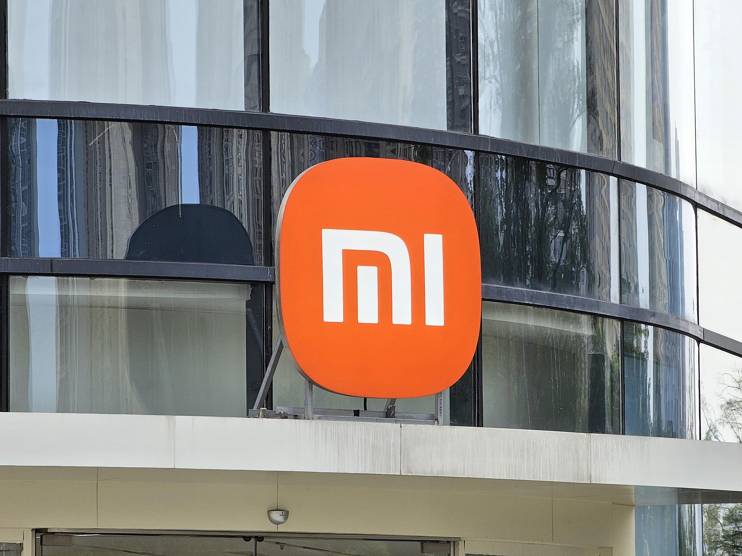 小米发布首款超跑概念车