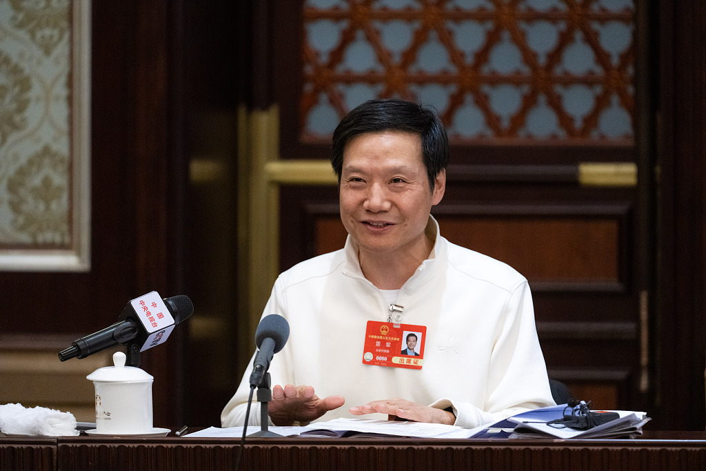 雷军两会建言：加快推动人形机器人“上岗” 关注智驾时代安全体系与人才培育