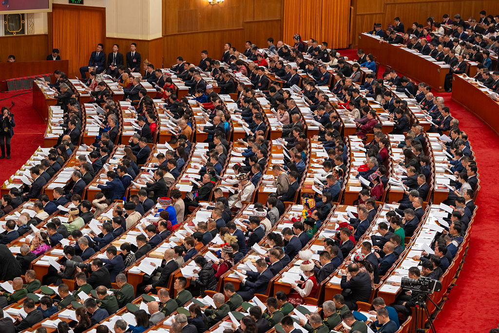 未来产业顶层设计落子！政府工作报告全链条部署发展 量子、具身智能、新能源等赛道全