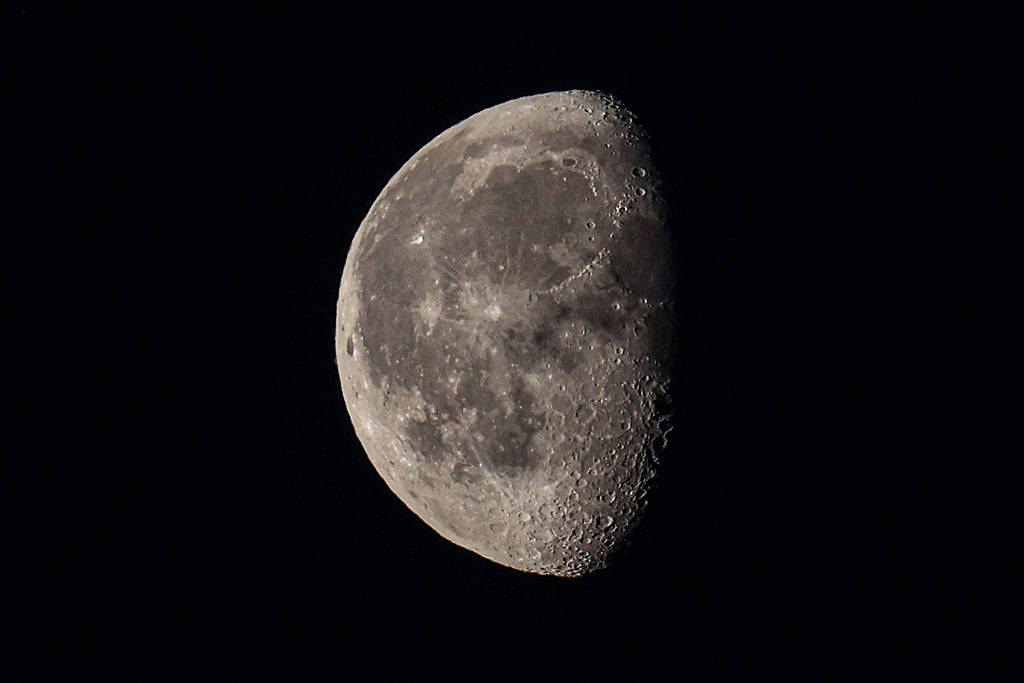 中国有望成首个在月球找到水的国家