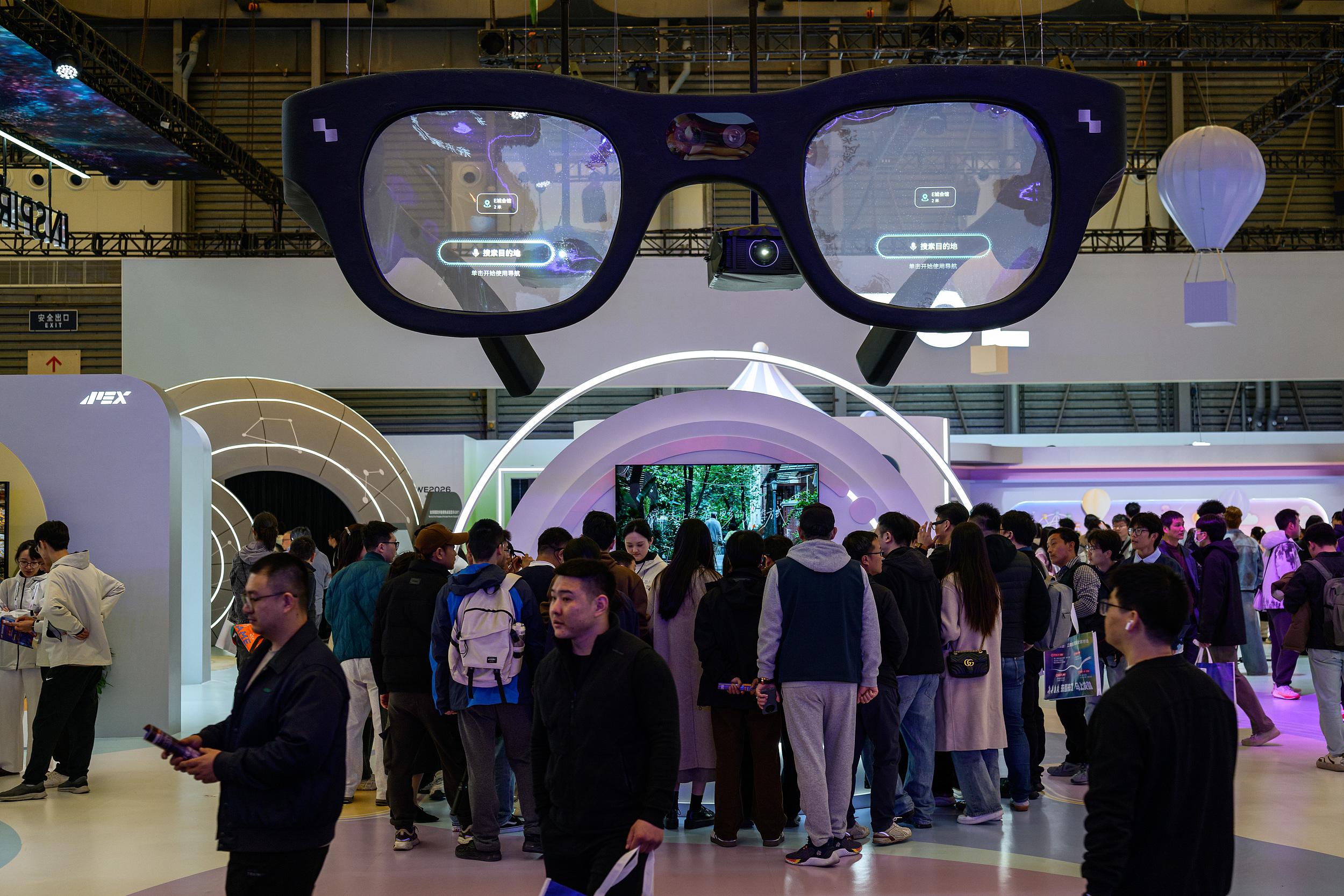 记者AWE2026现场观察：消费级机器人、AI芯片原生、环境智能体崛起