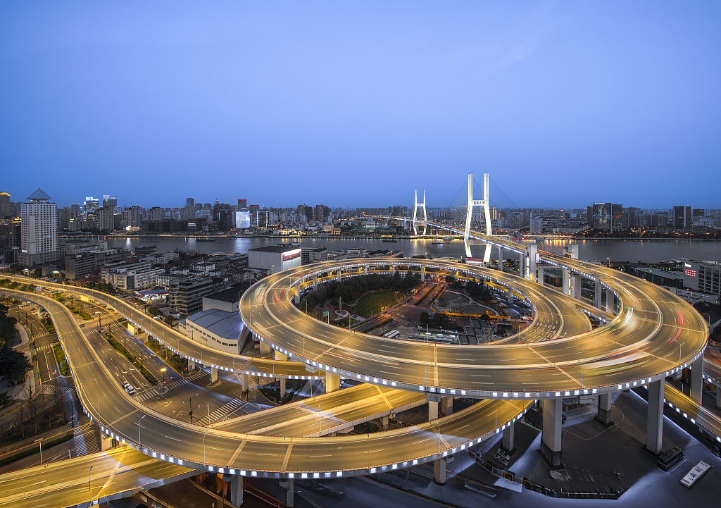 释放1.1万亩土地、预计带动1500亿投资 上海“大手笔”持续优化营商环境