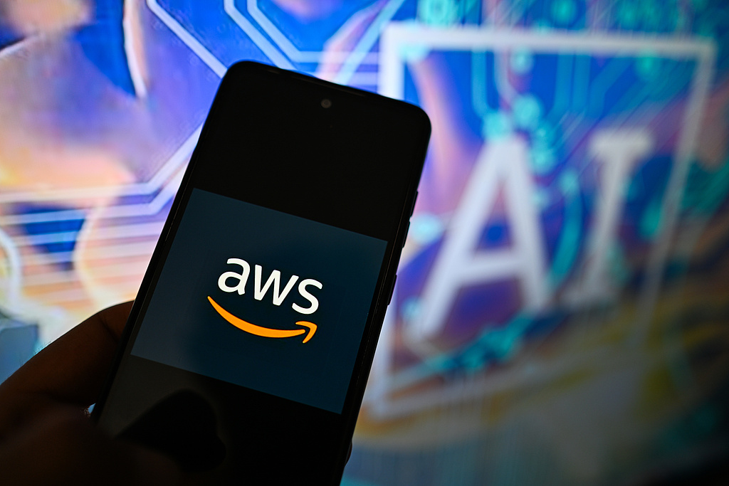 亚马逊据称正秘密打造智能手机 欲以AI改写应用商店规则