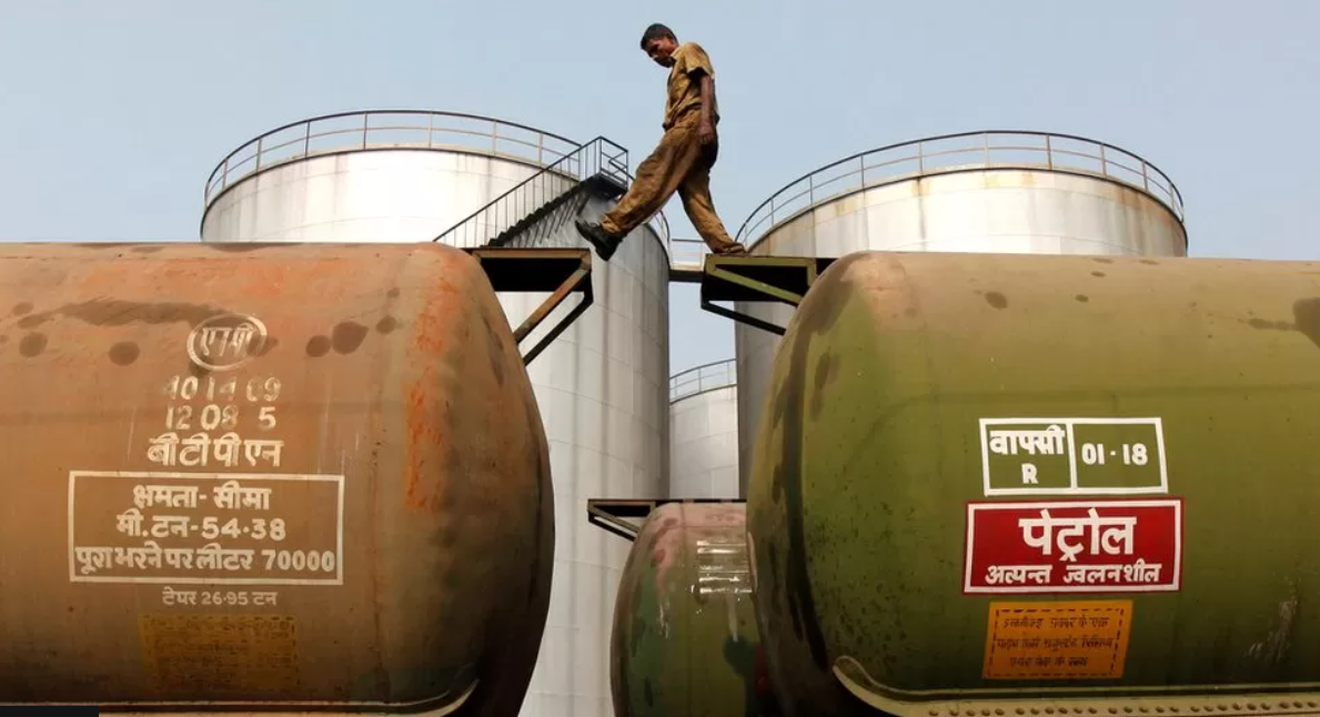美国“放行”后印度大举扫货 6000万桶俄罗斯原油 下月交付